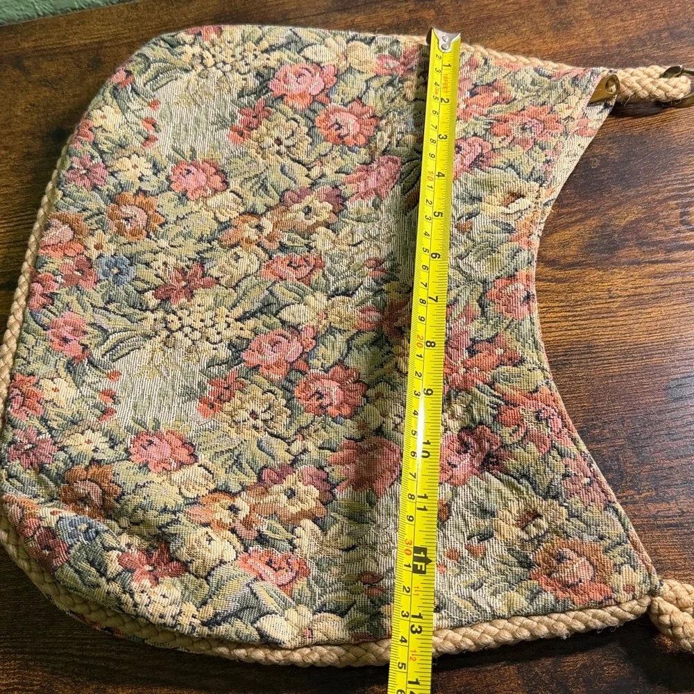Vintage Floral Tapestry Shoulder Bag - Picture 8 of 9